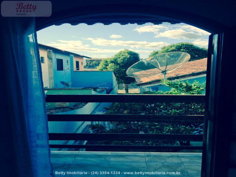 Casa a Venda no Alvorada em Resende