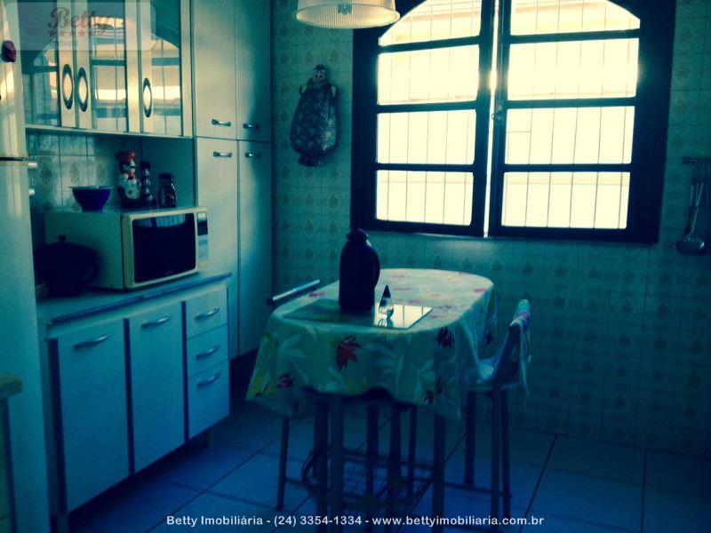 Casa a Venda no Alvorada em Resende