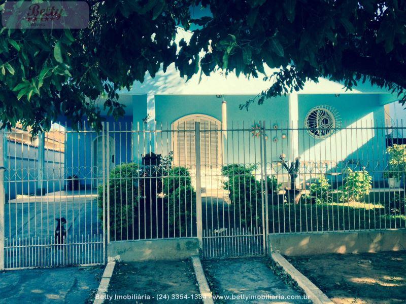 Casa a Venda no Alvorada em Resende