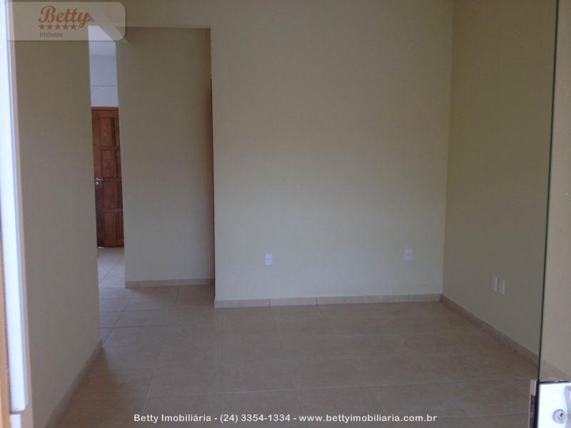 Casa a Venda no Jardim Aliança II em Resende