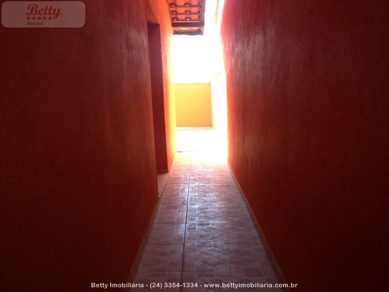 Casa a Venda no Jardim Aliança II em Resende