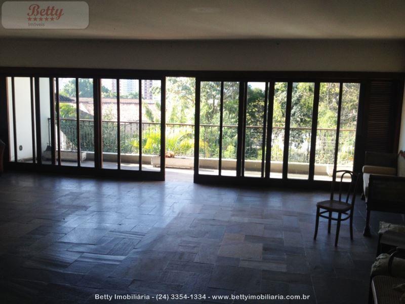 Casa a Venda no Centro em Resende
