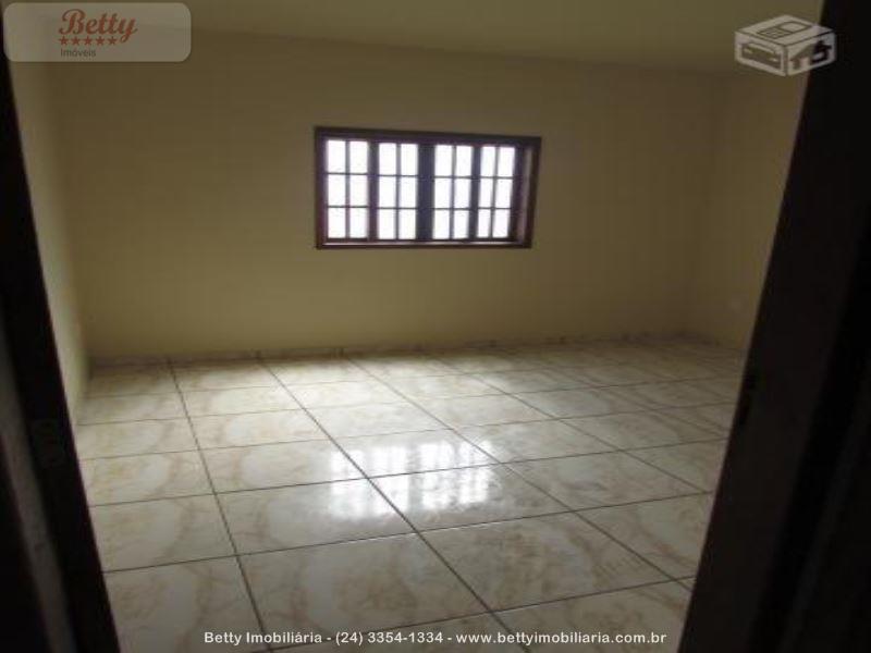 Casa a Venda no Mirante de Serra em Resende