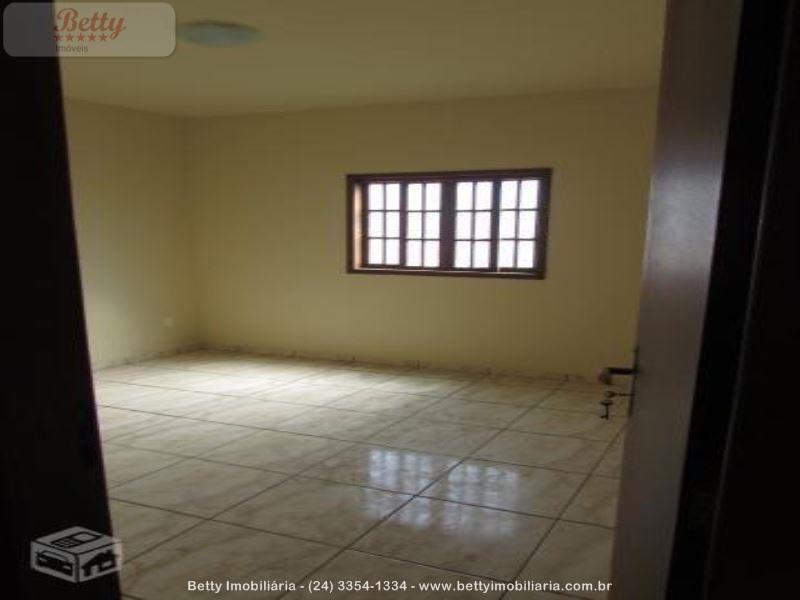 Casa a Venda no Mirante de Serra em Resende