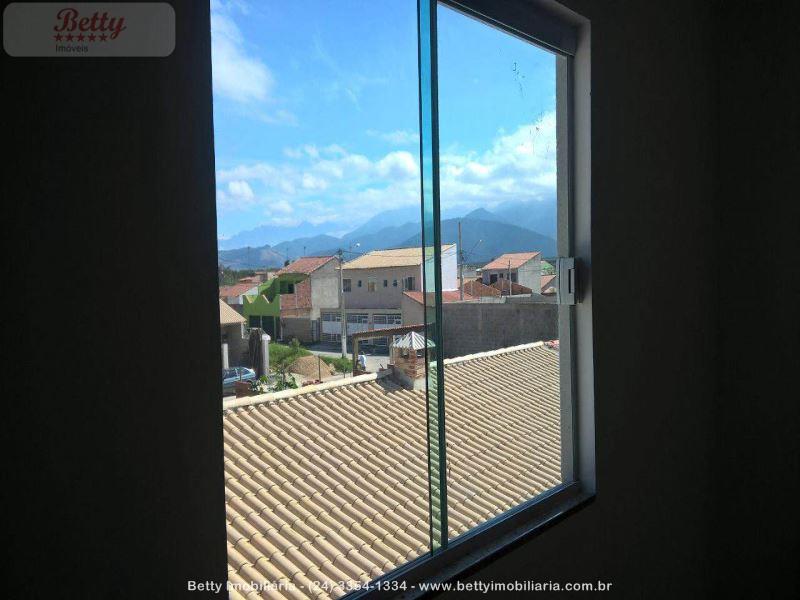 Casa a Venda no Morada da Montanha em Resende