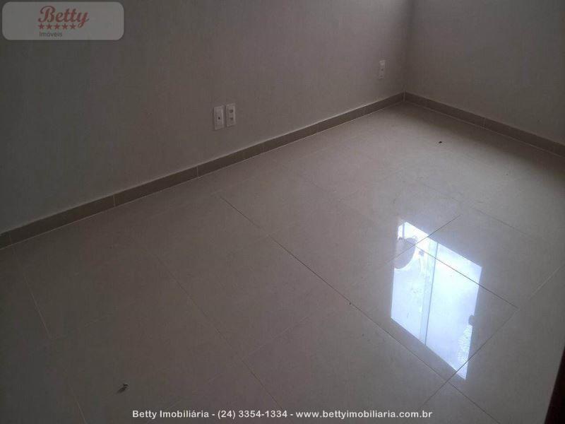 Casa a Venda no Jardim D'Oeste em Resende