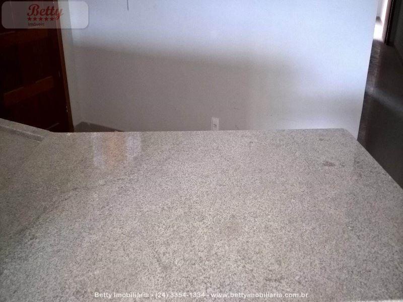 Casa a Venda no Jardim D'Oeste em Resende