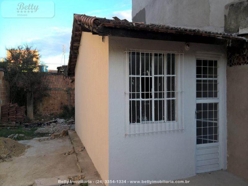 Casa a Venda no Jardim Primavera I II III em Resende