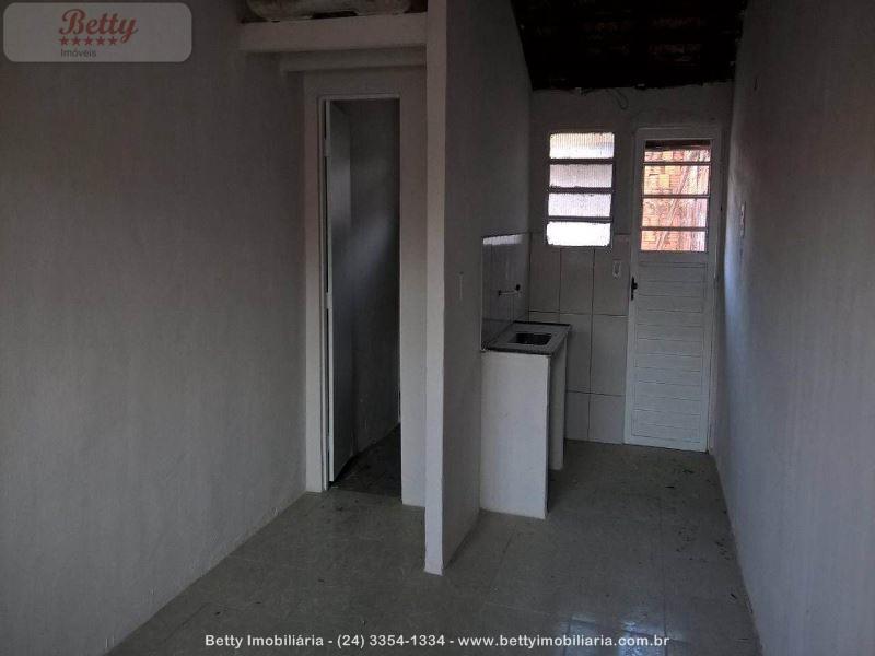 Casa a Venda no Jardim Primavera I II III em Resende