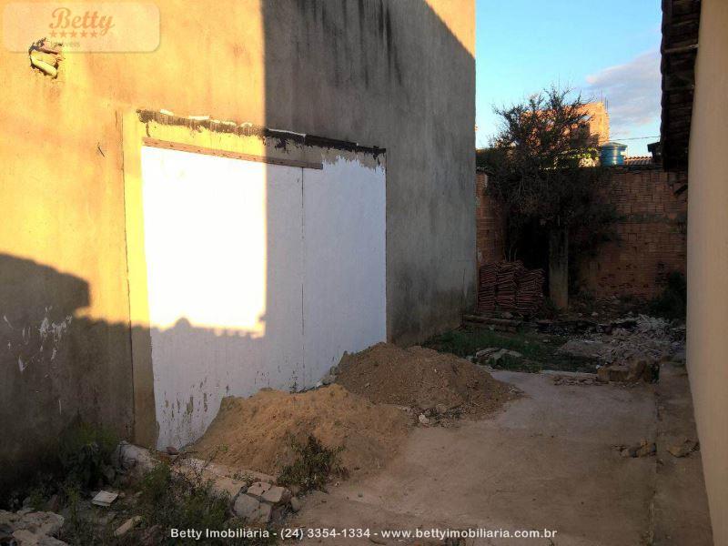 Casa a Venda no Jardim Primavera I II III em Resende