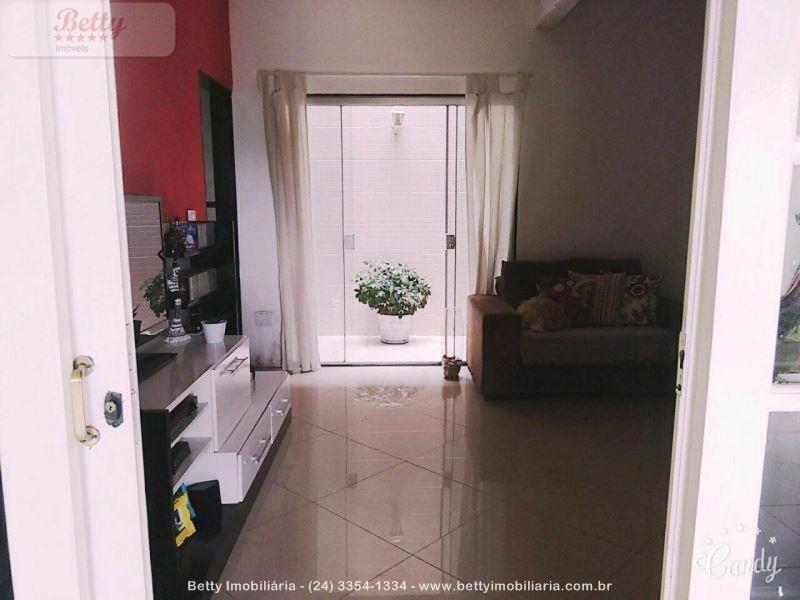 Casa a Venda no Morada da Montanha em Resende