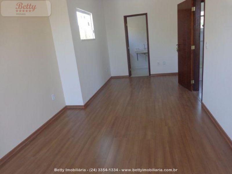 Casa a Venda no Parque Ipiranga II em Resende