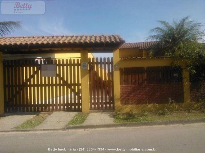 Casa a Venda no Jardim Itatiaia em Itatiaia
