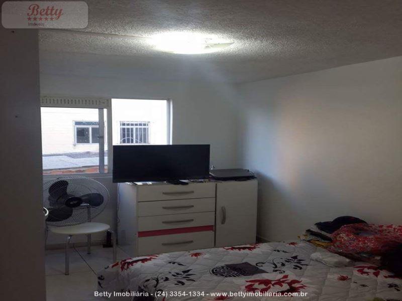 Apartamento a Venda no Cidade Alegria em Resende