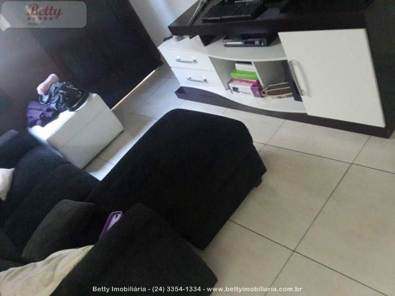 Apartamento a Venda no Cidade Alegria em Resende