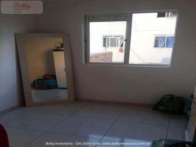 Apartamento a Venda no Cidade Alegria em Resende