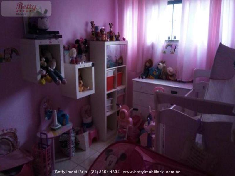 Casa a Venda no Mirante de Serra em Resende