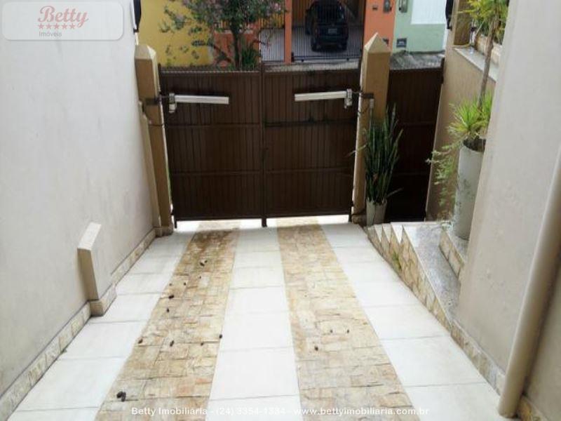 Casa a Venda no Mirante de Serra em Resende