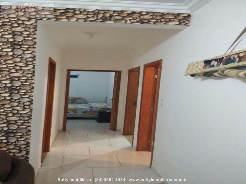 Casa a Venda no Jardim Aliança II em Resende