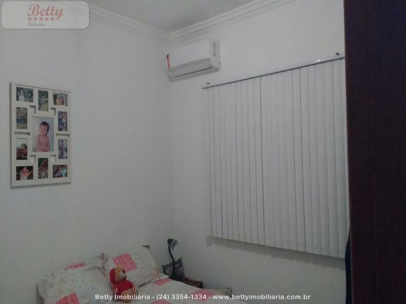 Casa a Venda no Jardim Aliança II em Resende