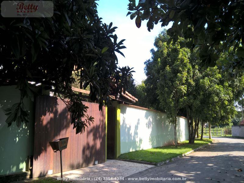 Casa a Venda no Jardim Itatiaia em Itatiaia