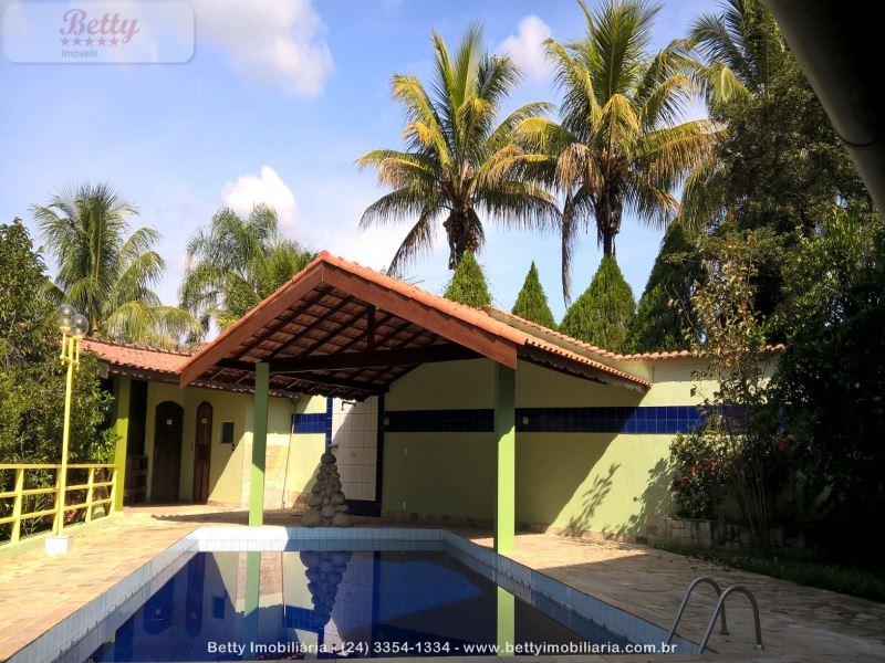 Casa a Venda no Jardim Itatiaia em Itatiaia