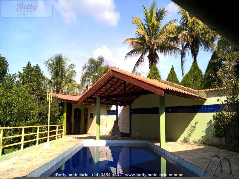 Casa a Venda no Jardim Itatiaia em Itatiaia