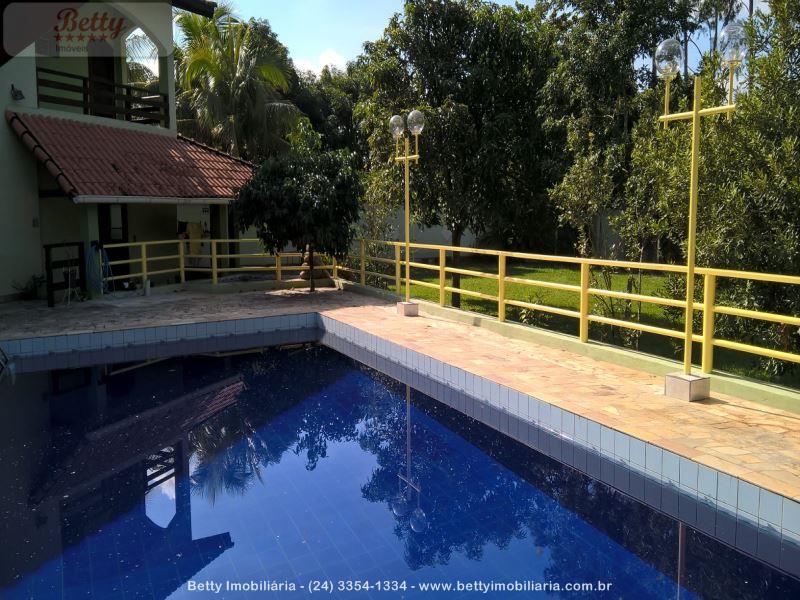 Casa a Venda no Jardim Itatiaia em Itatiaia