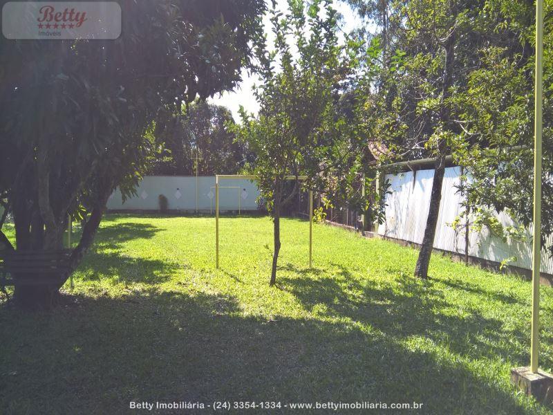 Casa a Venda no Jardim Itatiaia em Itatiaia