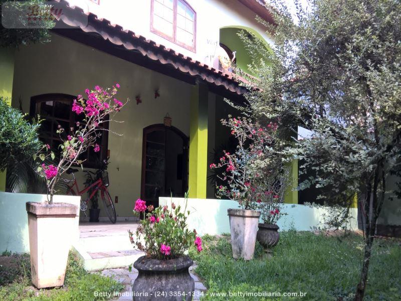 Casa a Venda no Jardim Itatiaia em Itatiaia
