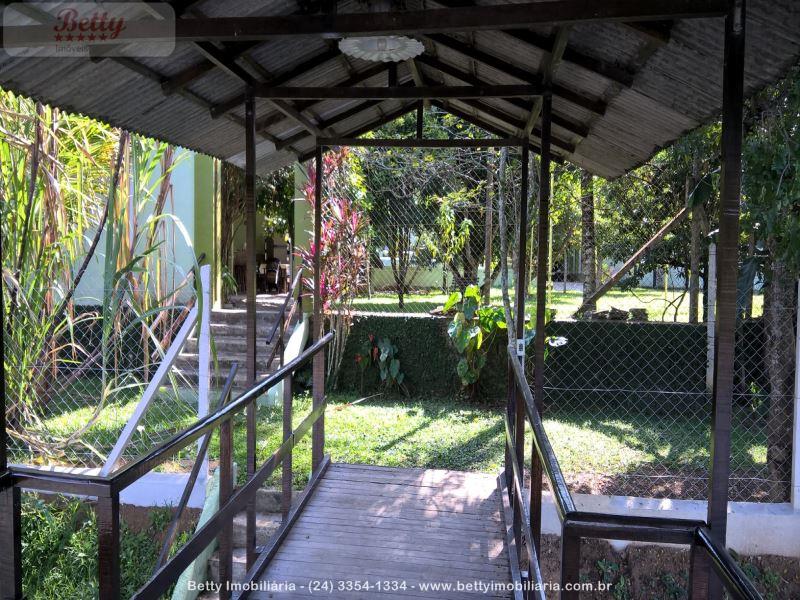 Casa a Venda no Jardim Itatiaia em Itatiaia