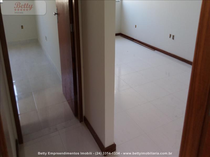 Casa a Venda no Jardim do Sol em Resende