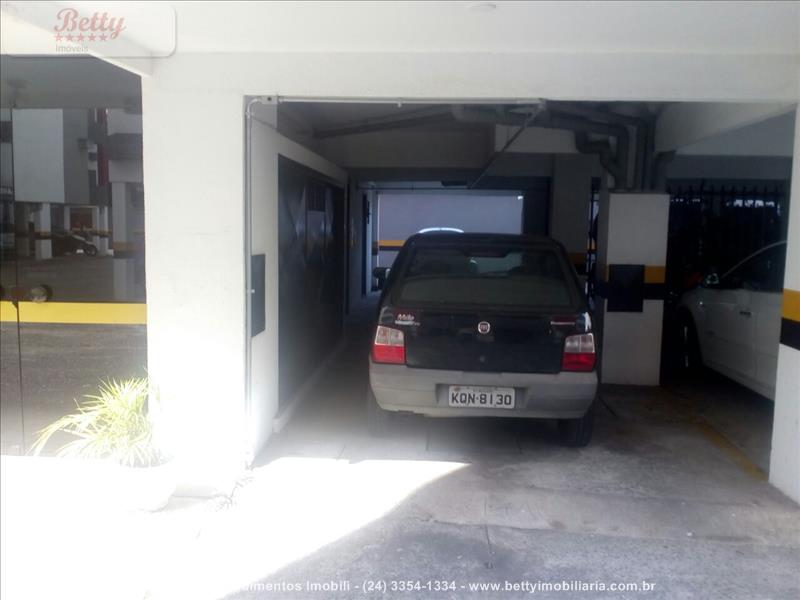 Apartamento a Venda no Comercial em Resende