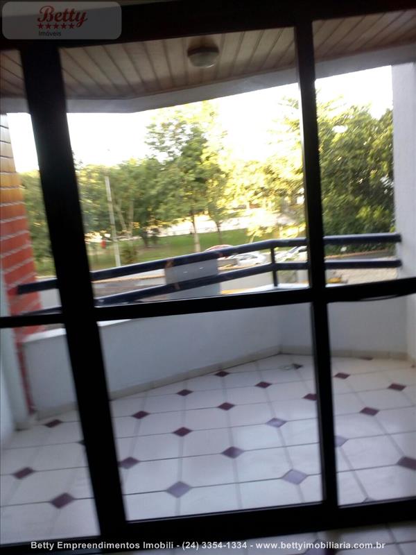 Apartamento a Venda no Comercial em Resende