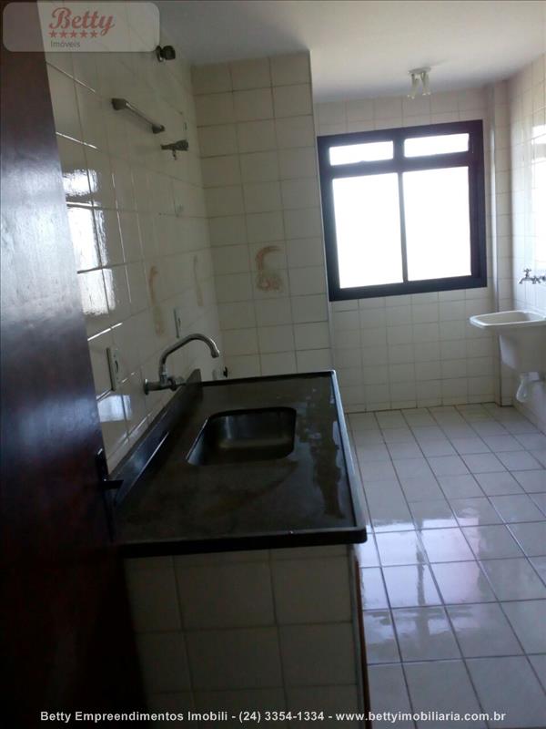 Apartamento a Venda no Comercial em Resende