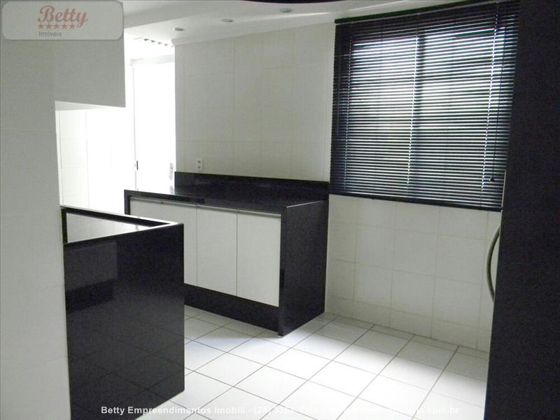 Apartamento a Venda no Comercial em Resende