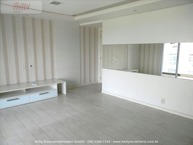 Apartamento a Venda no Comercial em Resende