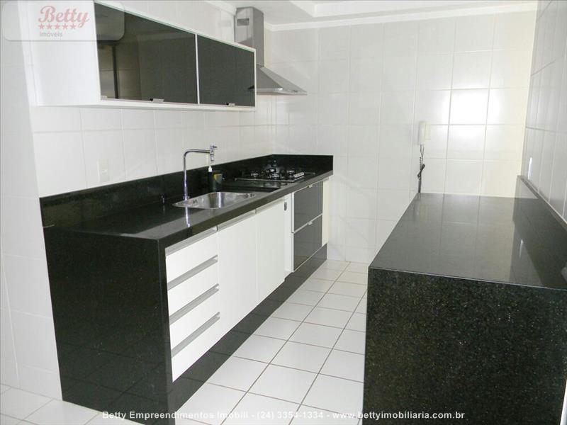 Apartamento a Venda no Comercial em Resende