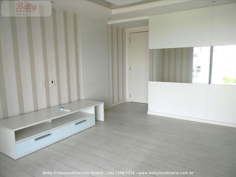 Apartamento a Venda no Comercial em Resende