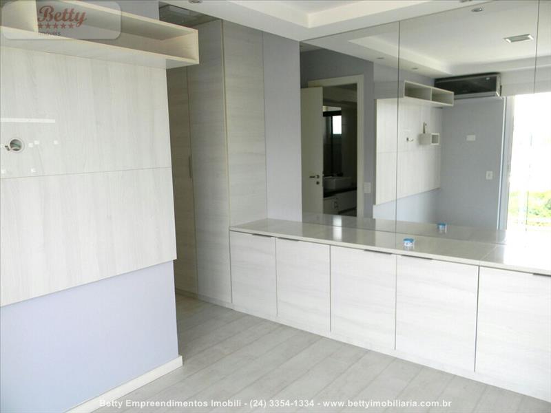 Apartamento a Venda no Comercial em Resende