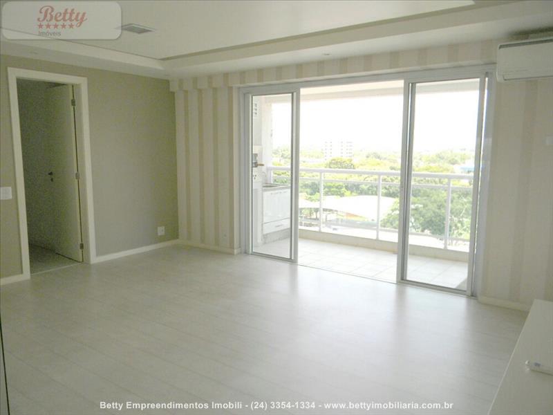 Apartamento a Venda no Comercial em Resende