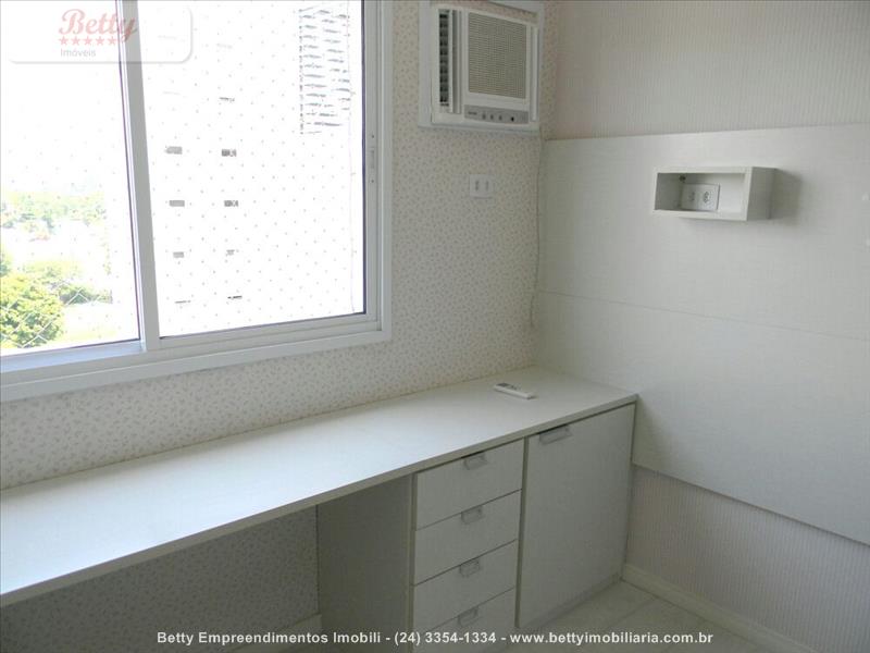 Apartamento a Venda no Comercial em Resende
