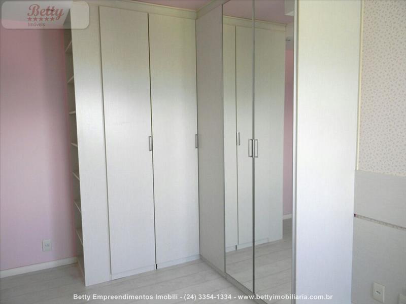 Apartamento a Venda no Comercial em Resende
