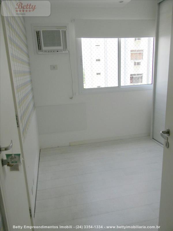 Apartamento a Venda no Comercial em Resende