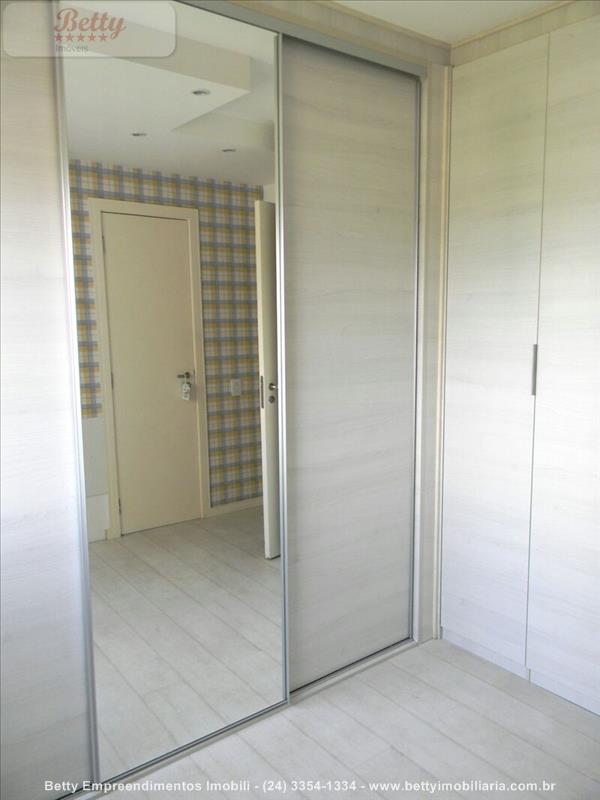 Apartamento a Venda no Comercial em Resende