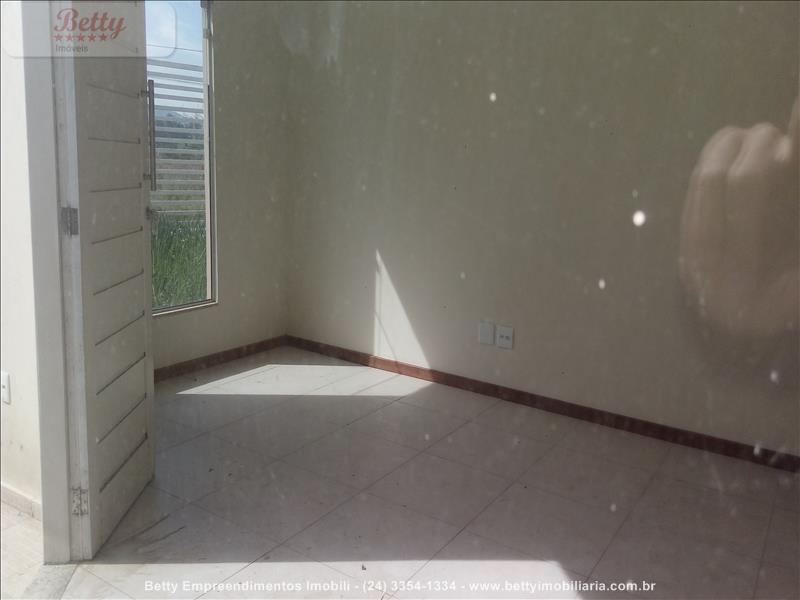 Casa a Venda no Jardim do Sol em Resende