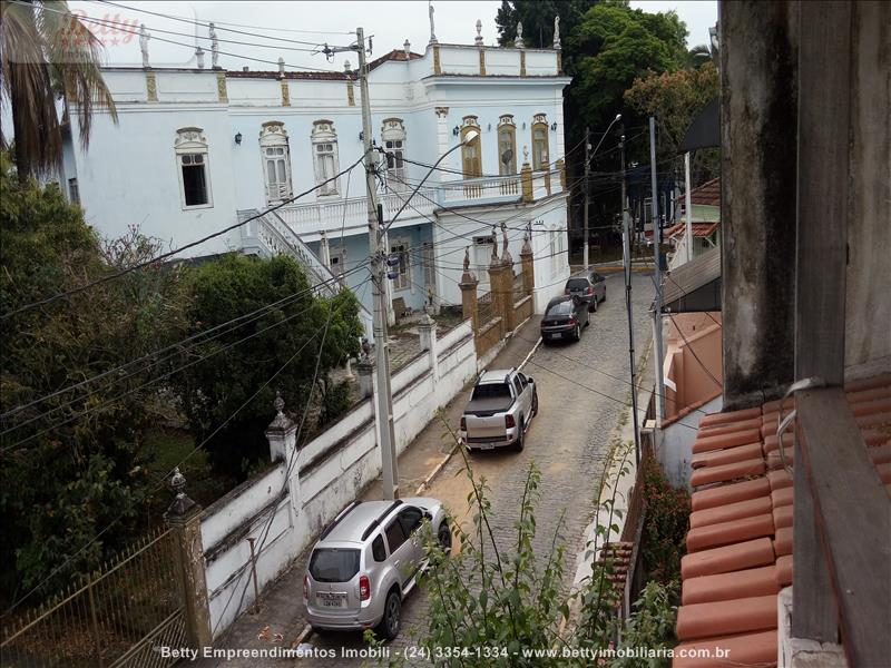 Casa a Venda no Centro em Resende