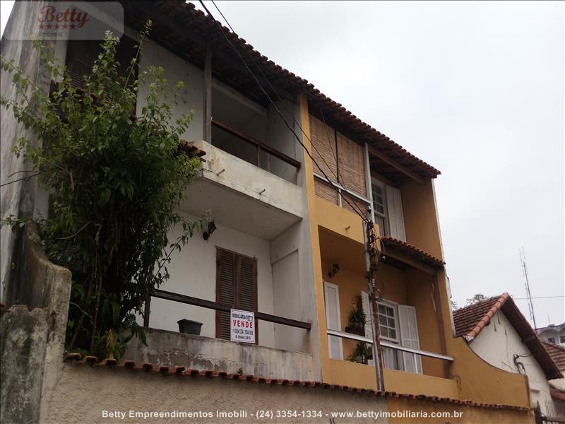 Casa a Venda no Centro em Resende