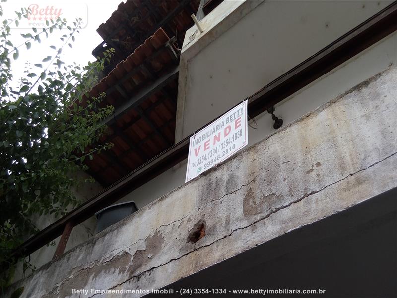 Casa a Venda no Centro em Resende