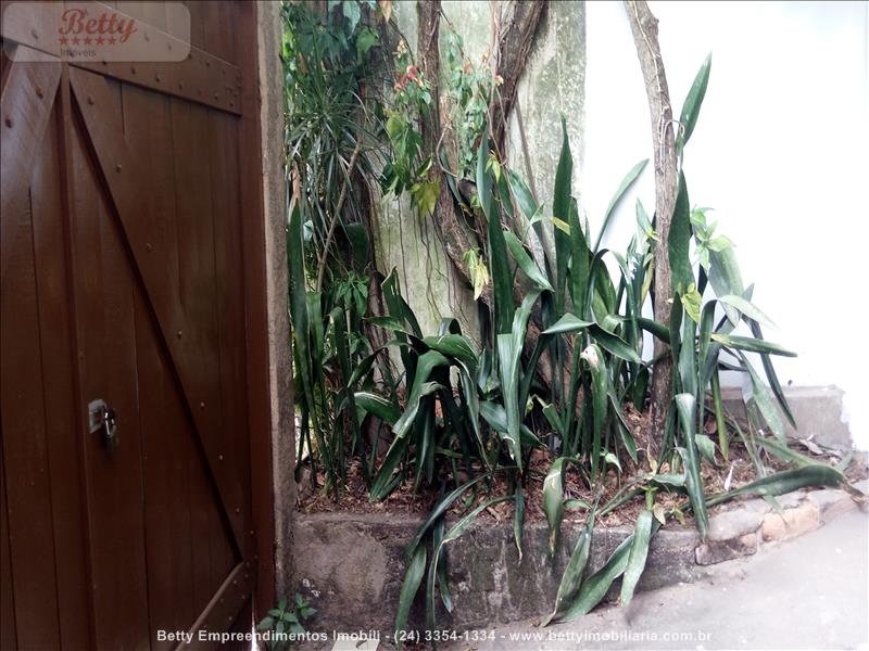 Casa a Venda no Centro em Resende